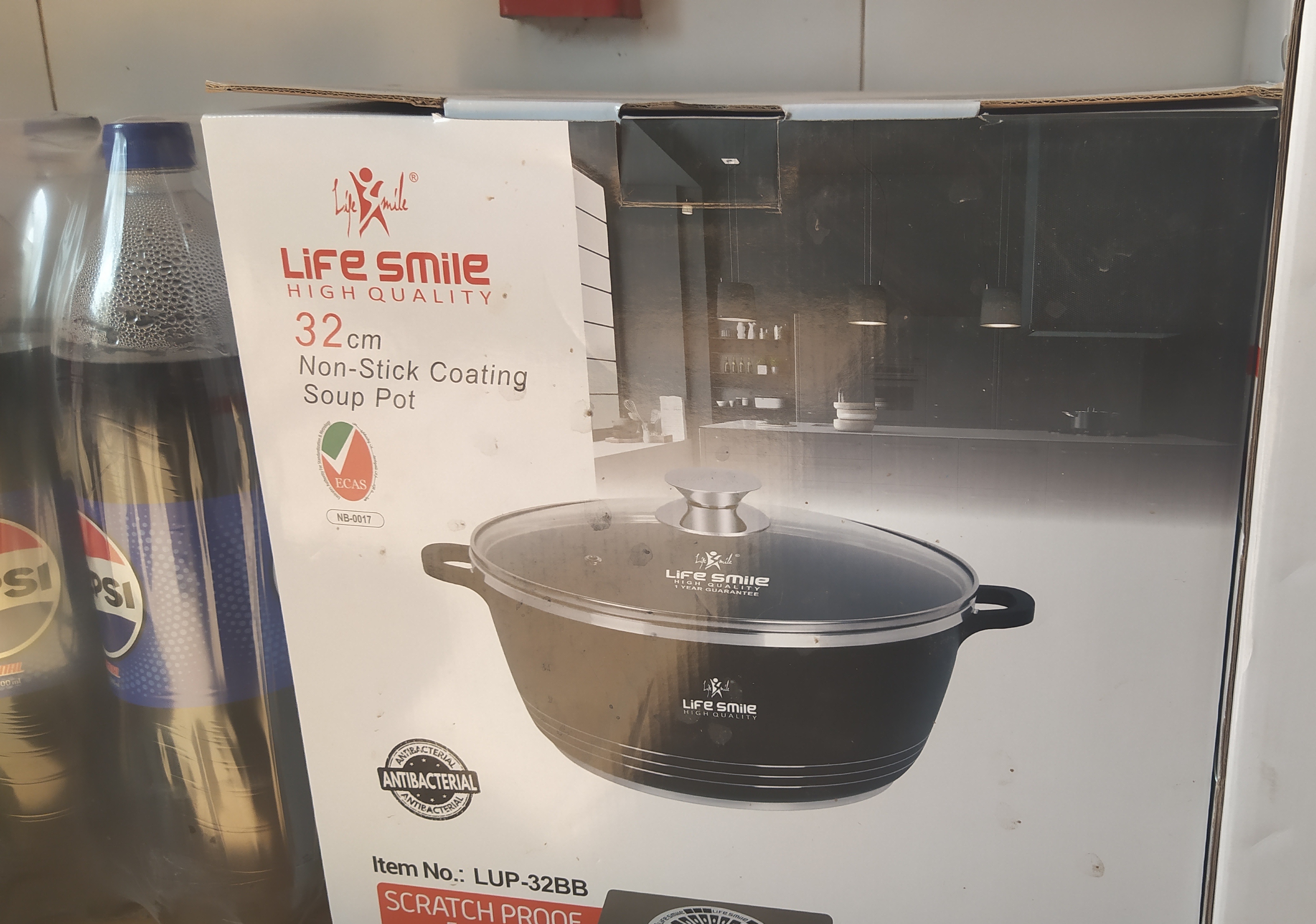 #قابلمه تک سایز 32 چدن گرانیتی Life Smile CODE:32BB ضد خش و نچسب کف چدن کیفیت درجه ۱ دسته‌های آلومینیومی ارگونومیک درب‌های شیشه‌ای سکوریت با لبه استیل ضد زنگ ساخت مشخصات